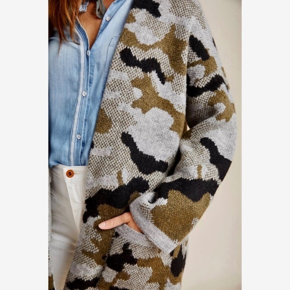 ANTHROPOLOGIE Vero Camo Cardigan Sweater Camouflage Pockets Gorpcore X-Small - Picture 6 of 15